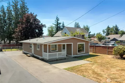 2040 Roosevelt Ave, Enumclaw, WA 98022 photo 2