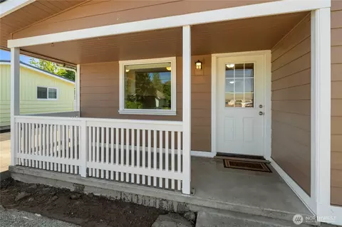 2040 Roosevelt Ave, Enumclaw, WA 98022 photo 5