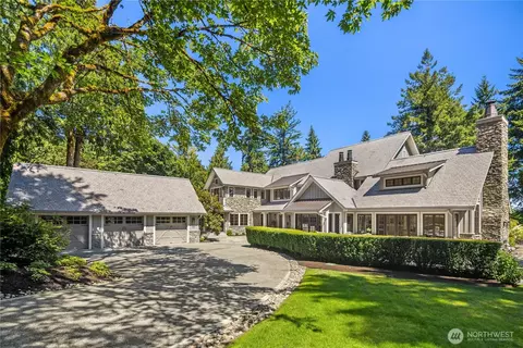 10218 Affirmed Ln NE, Bainbridge Island, WA 98110