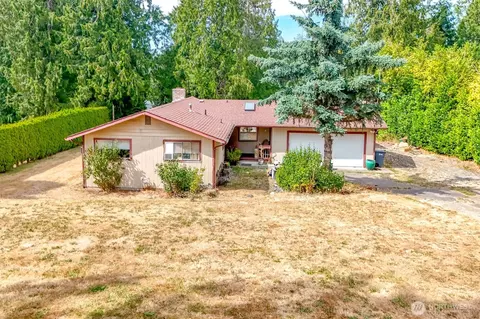 11715 4th St E, Edgewood, WA 98372