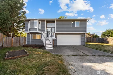 1713 S 30th St, Mount Vernon, WA 98274