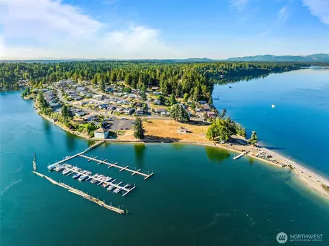 9811 Bowline Ct NW, Olympia, WA 98502