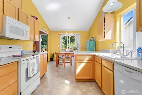 Kitchen - 3713 E 231st, Spanaway, WA 98387 photo 2 of 3