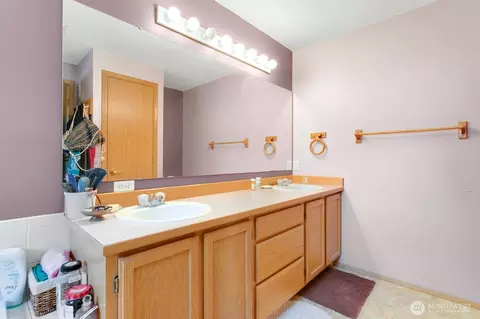 Bath - 3713 E 231st, Spanaway, WA 98387 photo 2 of 4