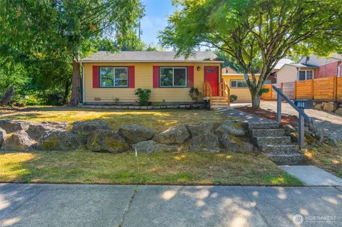 7051 S 125th St, Seattle, WA 98178