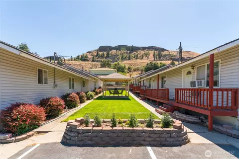 280 E Grand Coulee Ave, Grand Coulee, WA 99133