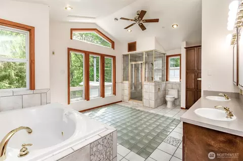 Bath - 19510 190th Ave E, Orting, WA 98360 photo 1 of 5