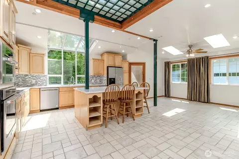 Kitchen - 19510 190th Ave E, Orting, WA 98360 photo 1 of 2