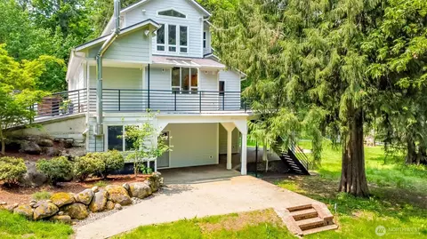 Exterior - 19510 190th Ave E, Orting, WA 98360 photo 5 of 9