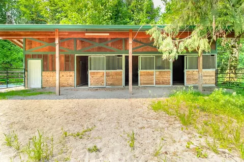 Exterior - 19510 190th Ave E, Orting, WA 98360 photo 2 of 9