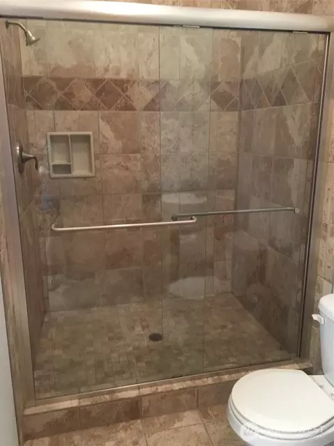 Bath - 19510 190th Ave E, Orting, WA 98360 photo 5 of 5