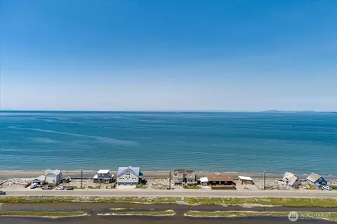 2511 W Beach Rd, Oak Harbor, WA 98277