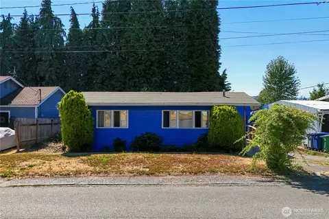 2190 NE 9th Pl, Renton, WA 98056