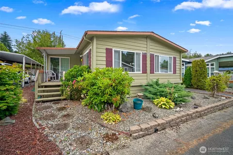 815 124th St SW #27, Everett, WA 98204