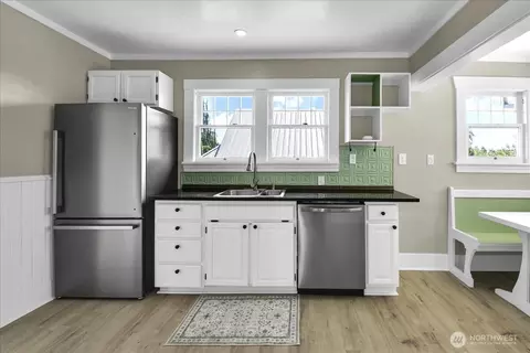 Kitchen - 2502 Harrison Ave, Everett, WA 98201 photo 3 of 3