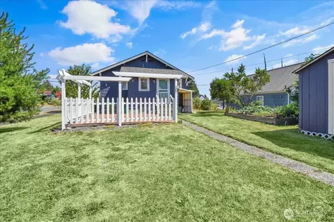 Exterior - 2502 Harrison Ave, Everett, WA 98201 photo 5 of 5