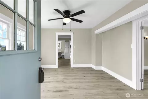 Entry Way - 2502 Harrison Ave, Everett, WA 98201 photo 1 of 1