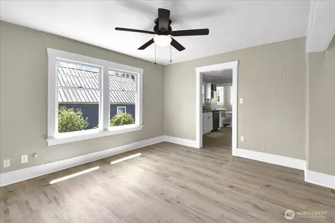 Living - 2502 Harrison Ave, Everett, WA 98201 photo 1 of 4