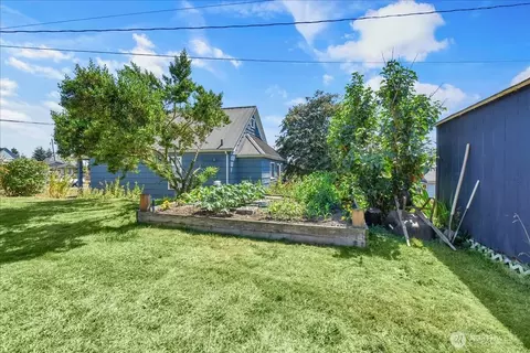 Exterior - 2502 Harrison Ave, Everett, WA 98201 photo 3 of 5