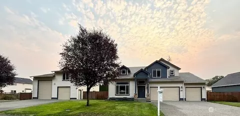 13803 139th Ave E, Orting, WA 98360