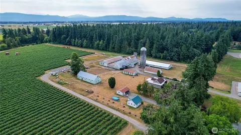 9112 Axling Rd, Lynden, WA 98264