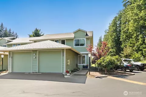 3943 NW Fairway Ln, Bremerton, WA 98312