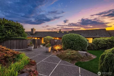 6805 83rd Ave SE, Mercer Island, WA 98040