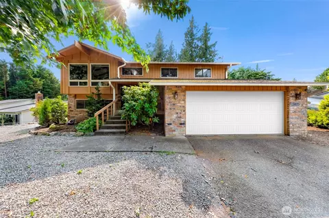 5925 Longdin Rd, Ferndale, WA 98248