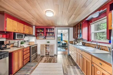 Kitchen - 1522 Chestnut St, Everett, WA 98201 photo 1 of 3