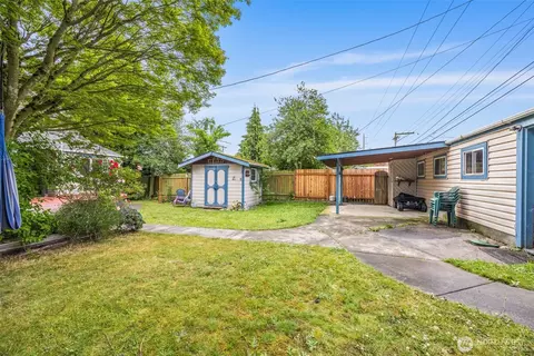 Exterior - 1522 Chestnut St, Everett, WA 98201 photo 3 of 7