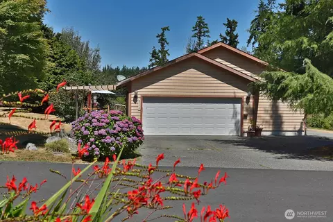 5772 Captain Vancouver Dr, Langley, WA 98260