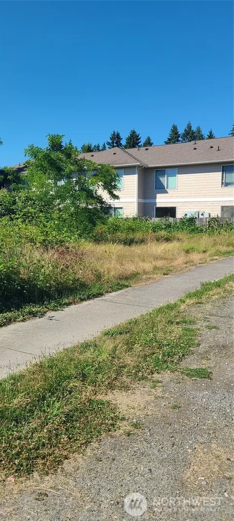 211 Bridge St SW, Orting, WA 98360