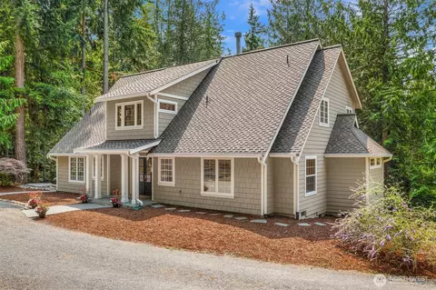 13310 SW Madrona Rd, Vashon, WA 98070