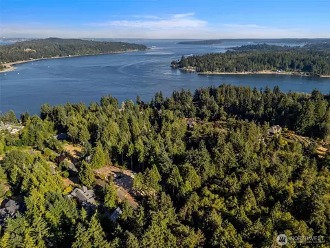 0 Point White Dr NE, Bainbridge Island, WA 98110