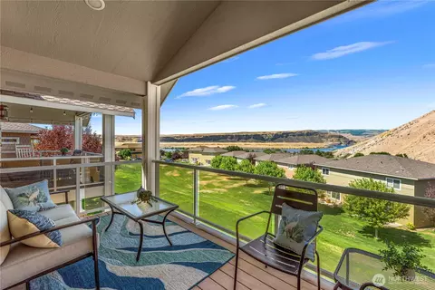 9246 Red Cliff Dr NW #B66, Quincy, WA 98848