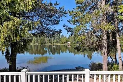 1091 E Trails End Dr, Belfair, WA 98528