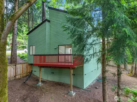 Exterior - 21827 4th Ave SE, Bothell, WA 98021 photo 6 of 10