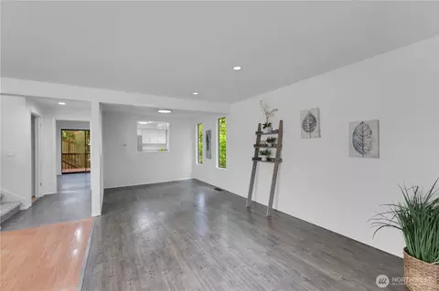 Living - 21827 4th Ave SE, Bothell, WA 98021 photo 5 of 7