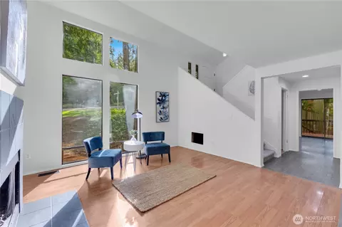 Living - 21827 4th Ave SE, Bothell, WA 98021 photo 3 of 7