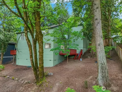 Exterior - 21827 4th Ave SE, Bothell, WA 98021 photo 7 of 10