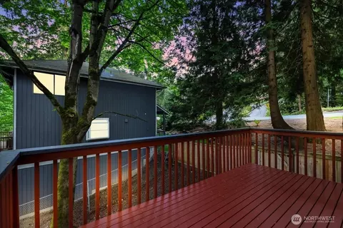 Exterior - 21827 4th Ave SE, Bothell, WA 98021 photo 4 of 10