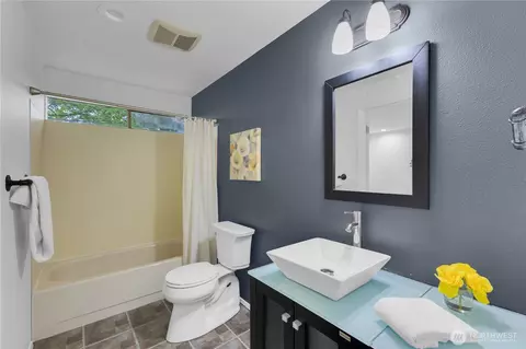 Bath - 21827 4th Ave SE, Bothell, WA 98021 photo 3 of 3