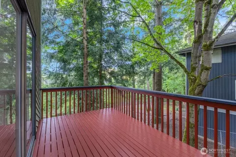 Exterior - 21827 4th Ave SE, Bothell, WA 98021 photo 3 of 10