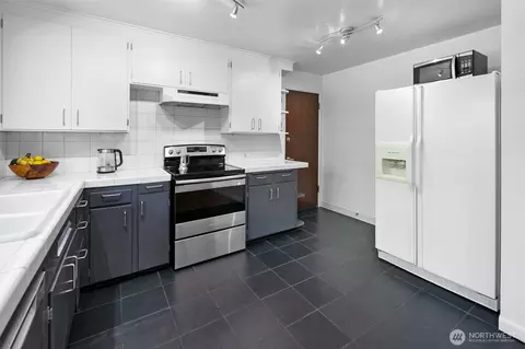 1111 E Harrison St, Seattle, WA 98102 photo 19