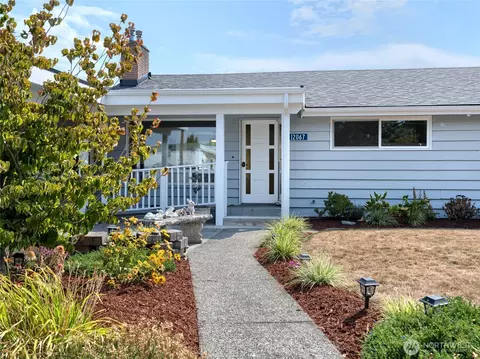 12067 Chinook Dr, Burlington, WA 98233