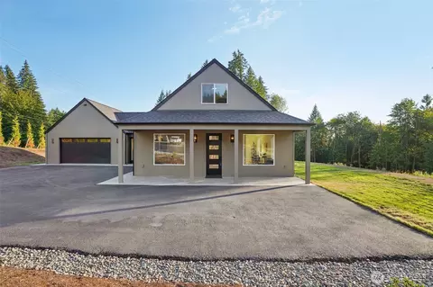 105 Lily Ln, Castle Rock, WA 98611