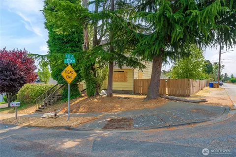 1102 E 57th St, Tacoma, WA 98404