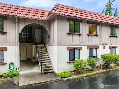 15749 NE 18th St #B5, Bellevue, WA 98008