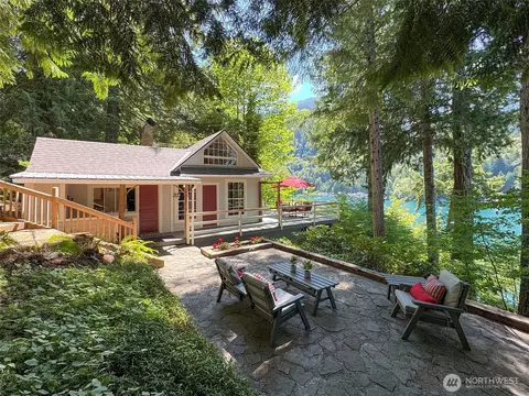 71 Glen Ln, Port Angeles, WA 98363