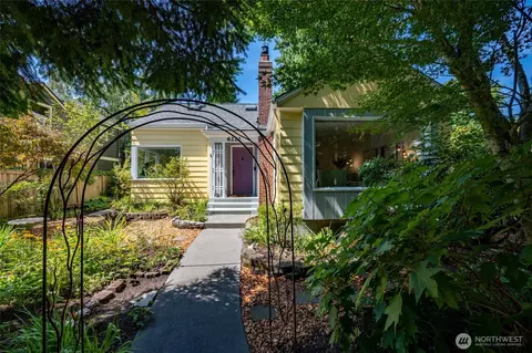6221 36th Ave NE, Seattle, WA 98115